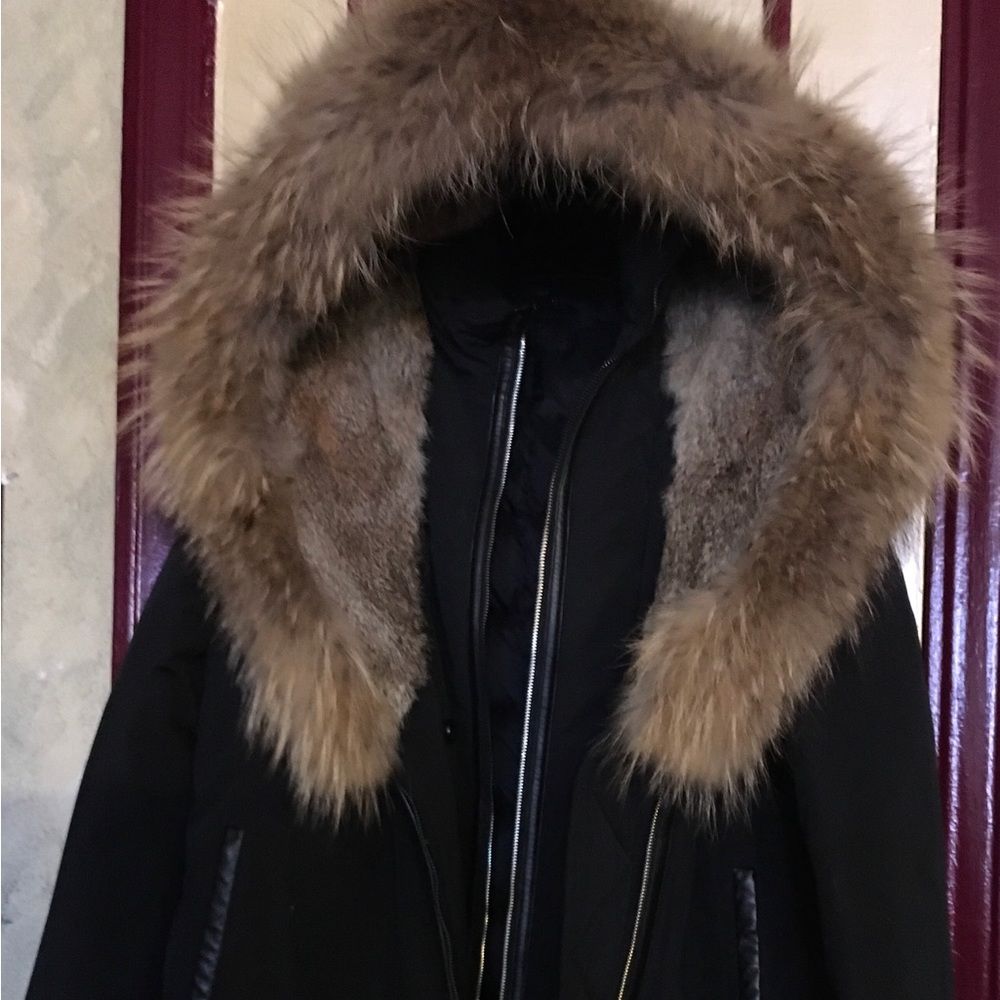 Rudsak XL. Worn 2x. Excellent condition comes with garnet bag and hanger.